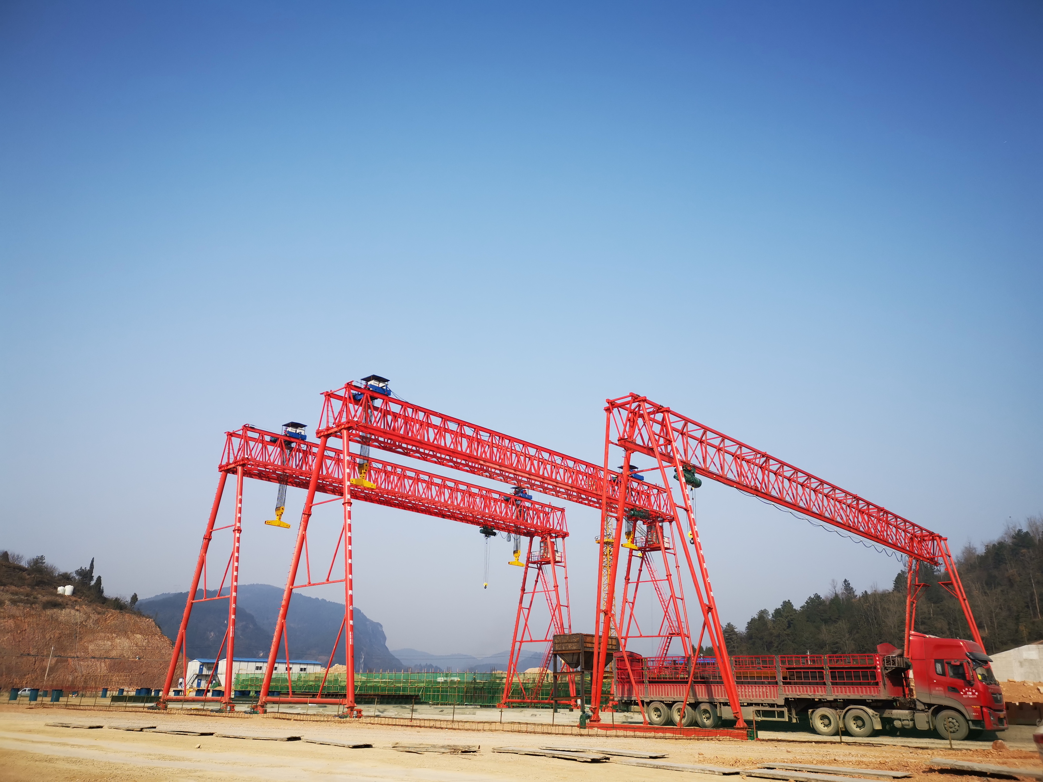 龙门吊跟门式起重机有区别吗