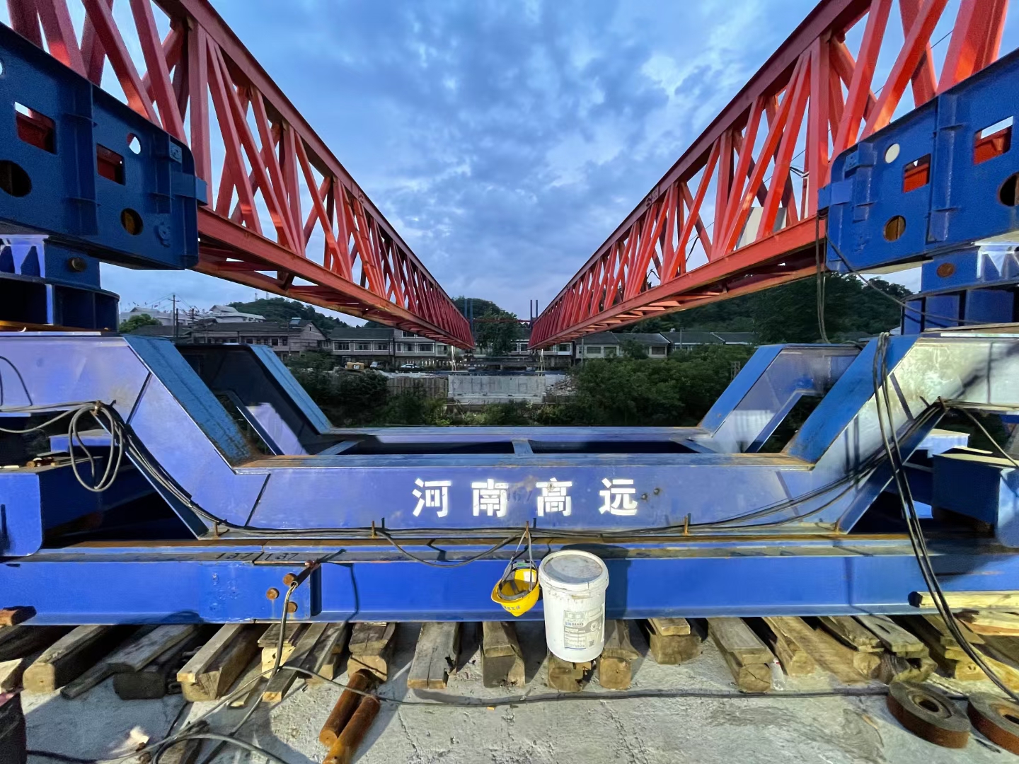 架桥机过孔时怎么才能保证安全性？