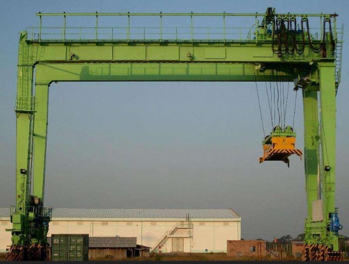 轨道式集装箱门式起重机改造后有哪些优势