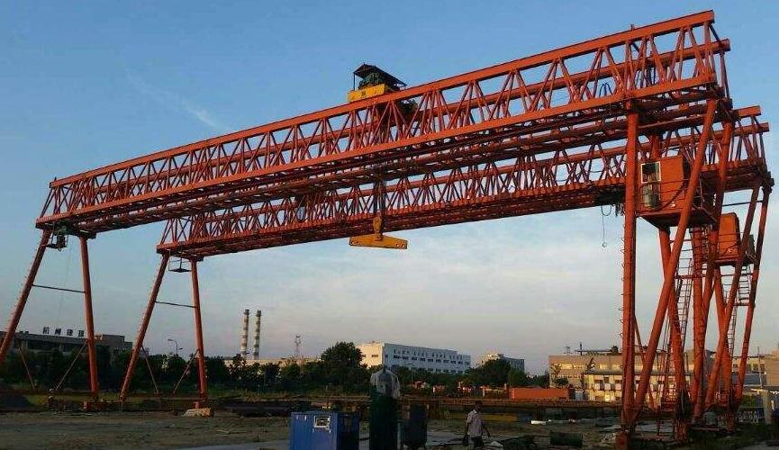 如何选择路桥门式起重机的工作速度