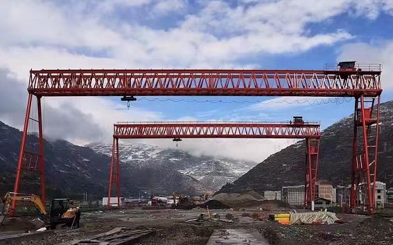 电动门式起重机都有哪些优点与性能