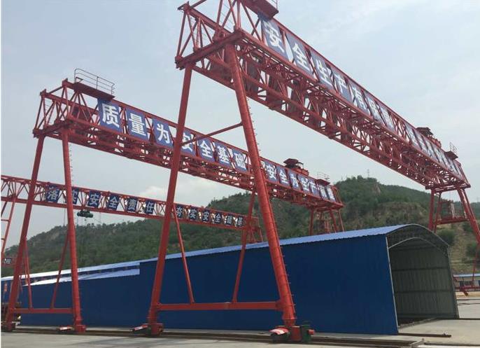 路桥门式起重机的运行速度和哪些因素有关?